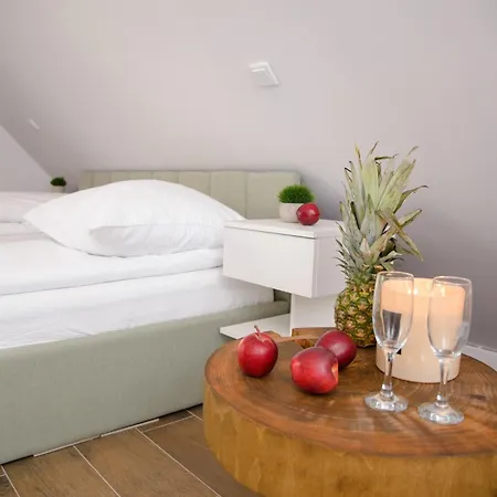 Maya's Flats & 32 - Granaria *