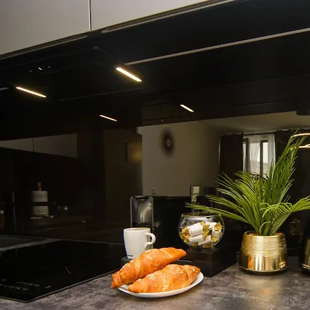 Maya's Flats & 32 - Granaria