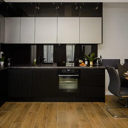 Maya's Flats & 32 - Granaria