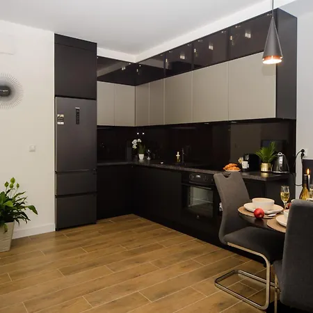 Maya's Flats & 32 - Granaria *