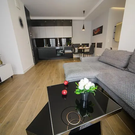 Maya's Flats & 32 - Granaria