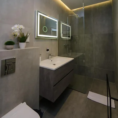 Maya's Flats & 32 - Granaria 公寓 *