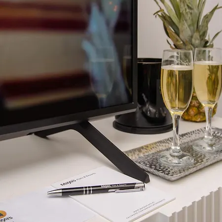 Maya's Flats & 32 - Granaria Lägenhet *