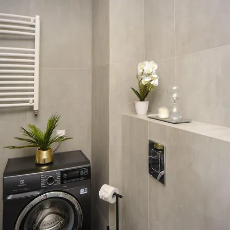 Maya's Flats & 32 - Granaria *