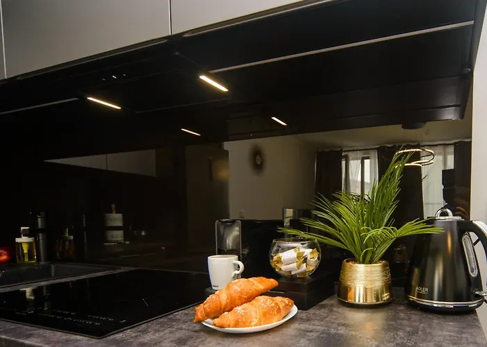 Maya's Flats & 32 - Granaria