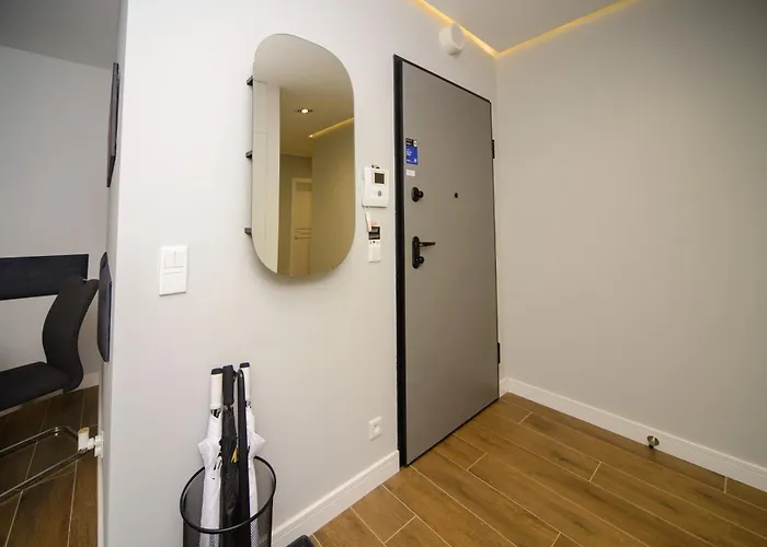 Maya's Flats & 32 - Granaria *