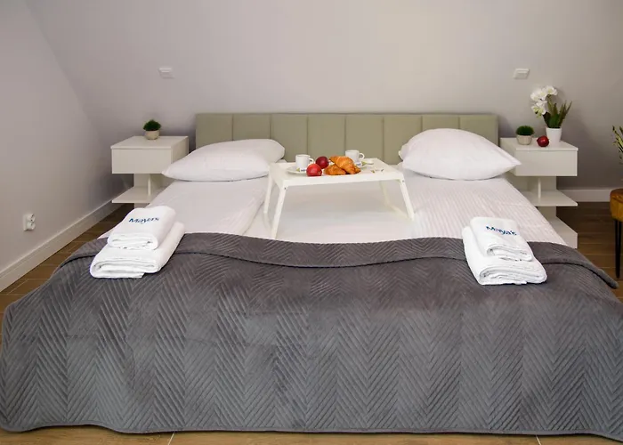 Maya's Flats & 32 - Granaria Apartman *