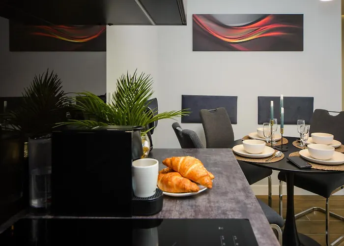 Maya's Flats & 32 - Granaria *