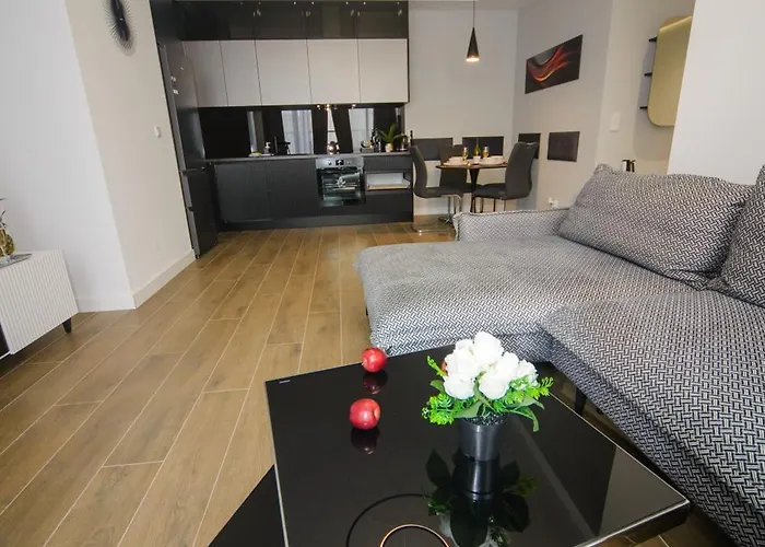 Maya's Flats & 32 - Granaria